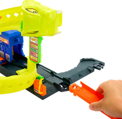 Hot Wheels City Nemesis Snake Strike Attack