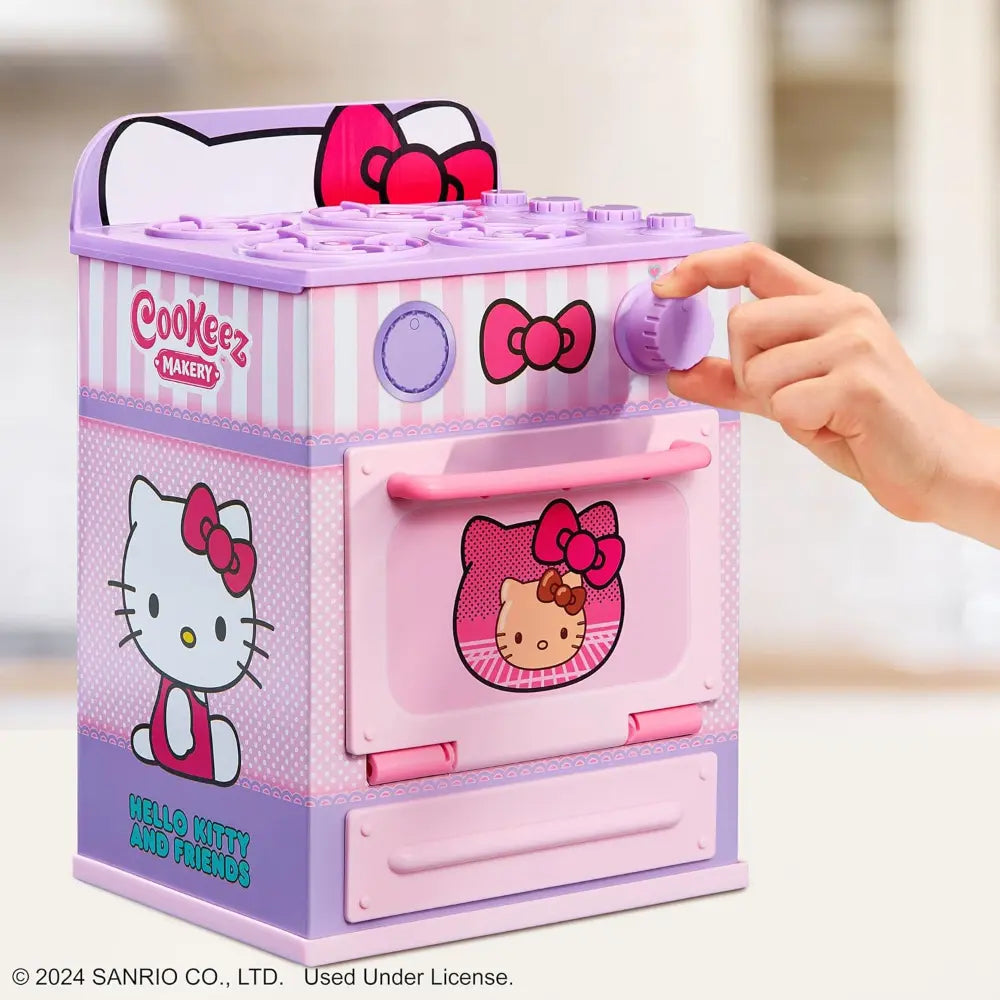 Cookeez Makery Hello Kitty Oven Treatz B/O