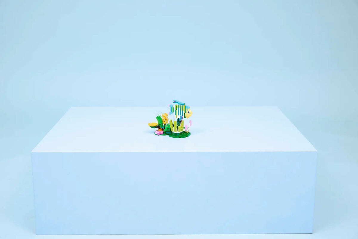 Lego Creator Wild Animals: Colorful Hummingbird