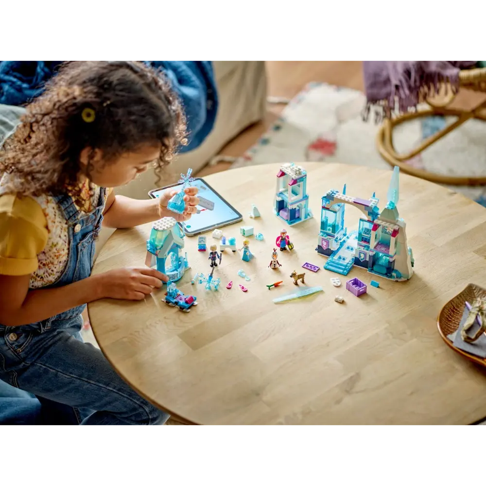 Lego Elsa Ice Palace 43244