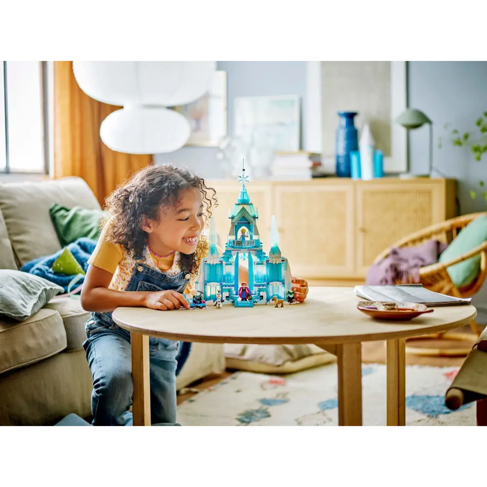 Lego Elsa Ice Palace 43244