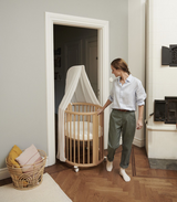 Stokke Sleepi Mini Natural with Mattress and White Fitted Sheet Bundle