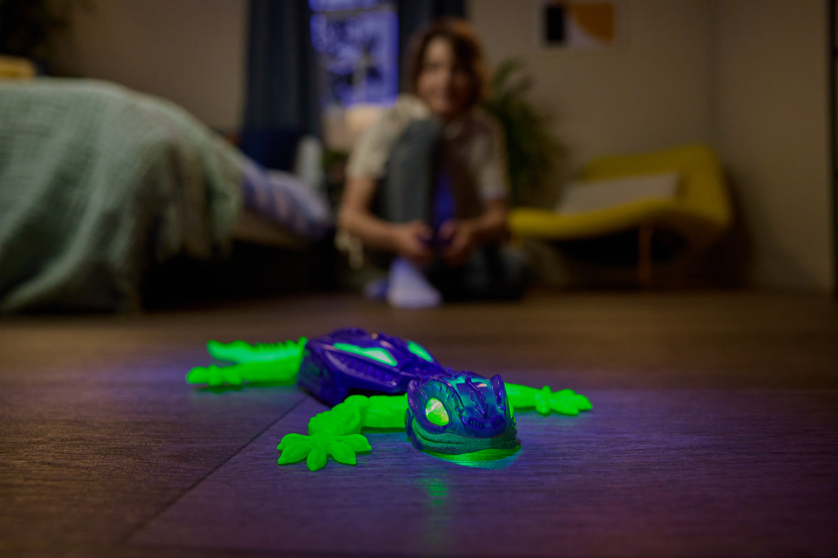 HEX BOTS Glow-in-the-Dark Wall Crawler Gecko Remote Control Climbing Lizard Toy for Kids