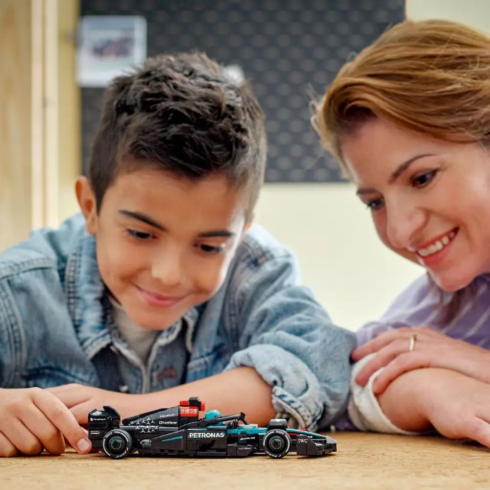 Lego Mercedes AMG Petronas F1 W15E 77244