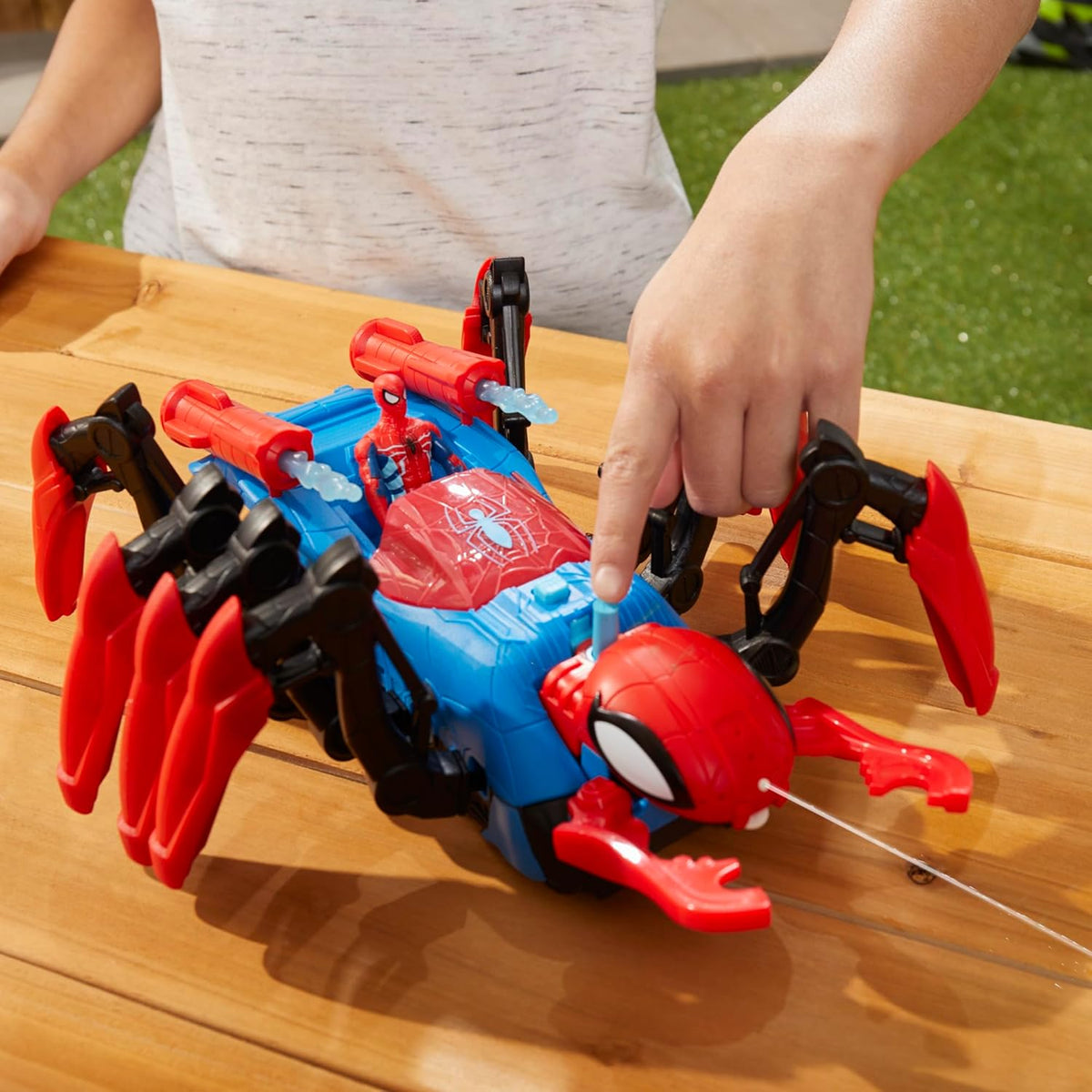 Marvel Spiderman Crawl N Blast Spider