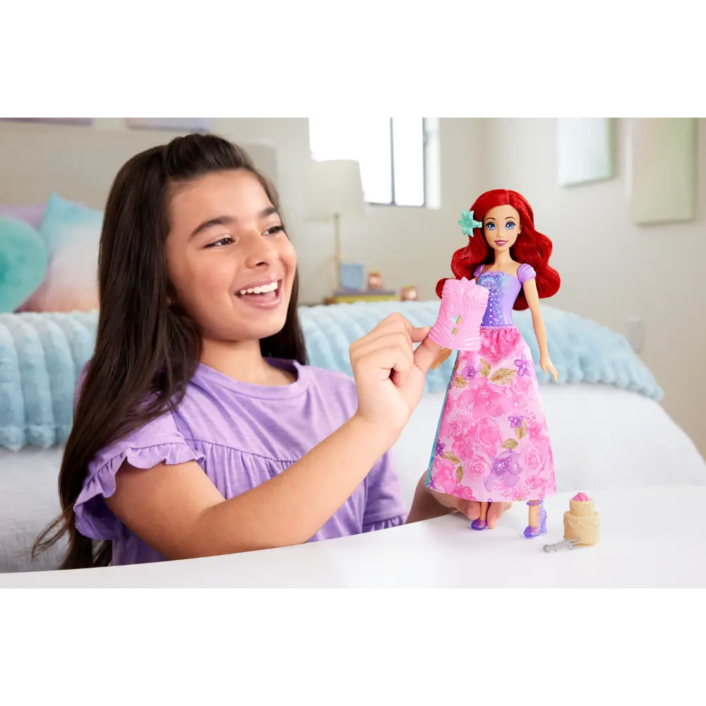 Disney Princess Spin & Reveal Ariel Fashion Doll