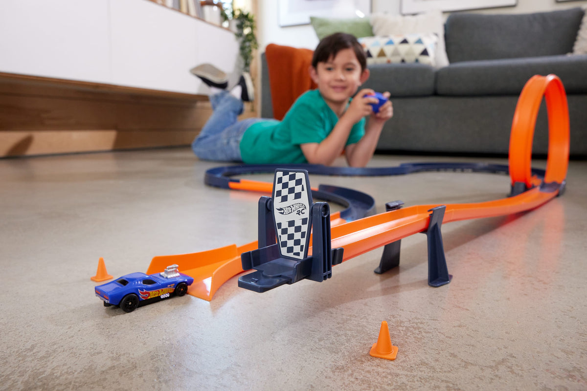 Hot Wheels RC Speed Challenge Track Set with Remote Control Toys for Kids