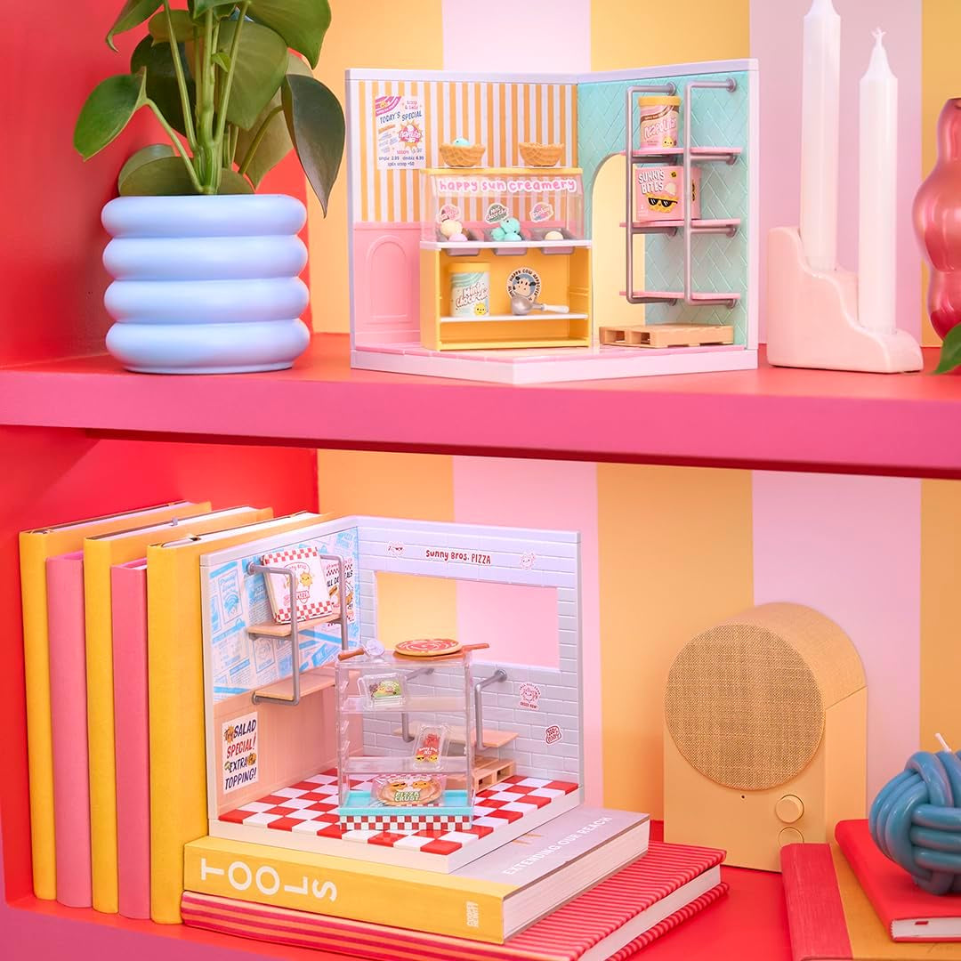 Miniverse Make It Mini Spaces Starter Pack Pink Miniature Display and Customization Set