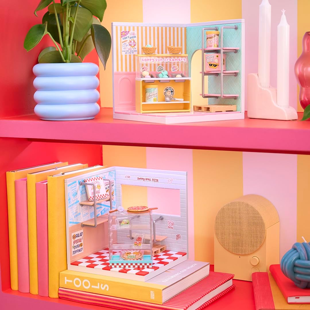 Miniverse Make It Mini Spaces Starter Pack Pink Miniature Display and Customization Set